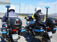Policjanci WRD w patrolu na motocyklach
