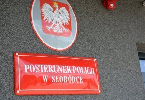 Tabliczka Posterunek Policji w Słobódce, godło