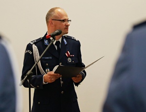 Przemawia Komendant Miejski Policji w Suwałkach