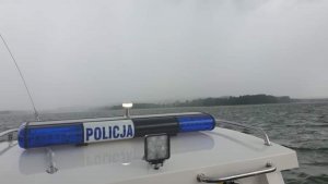 Policyjna łódź na wodzie