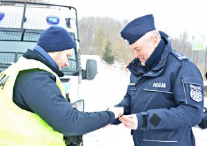 I Zastępca Komendanta Wojewódzkiego składa życzenia policjantom pełniącym służbę na terenie przygranicznym