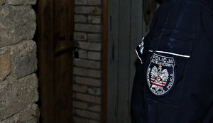 fragment munduru policjanta dzielnicowego