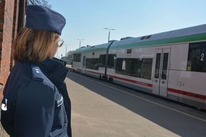 Policjantka i pociąg