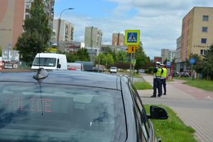 Policjanci przy przejściu