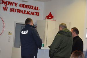 Policjanci w punkcie krwiodawstw