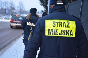 Patrol policjant i strażnik miejski