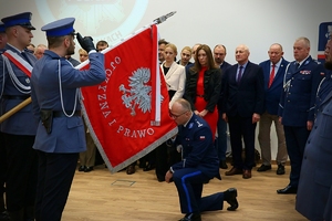 Policjanci na uroczystej zbiórce