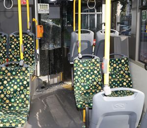 wnętrze autobusu miejskiego