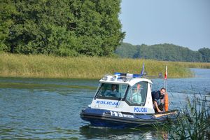 szkolenie psów służbowych na wodzie