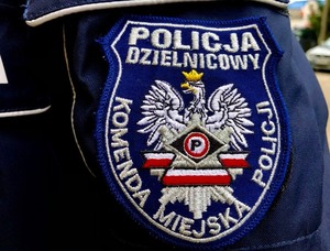 naszywka na mundurze policjanta dzielnicowego