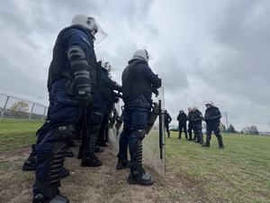 Policjanci na stadionie