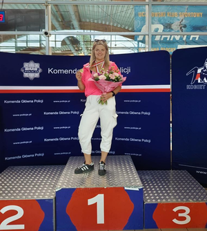 Kobieta na podium