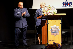 POLICJANCI PODCZAS PRZEMÓWIENIA