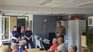 Policjantki na spotkaniu z seniorami