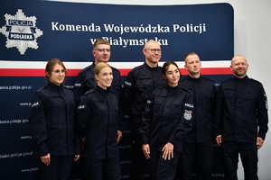 Nowi policjanci po ślubowaniu