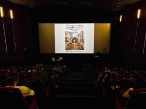 osoby biorące udział w konkursie dilmowym oraz organizatorzy i policjanci