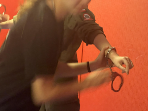 warsztaty z zakładania kajdanek