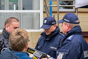 ćwiczenia, policja, osoby cywilne, sprzęt policyjny, broń