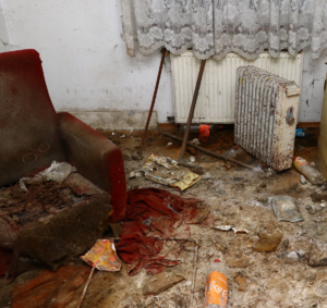 ogromny bałagan w mieszkaniu