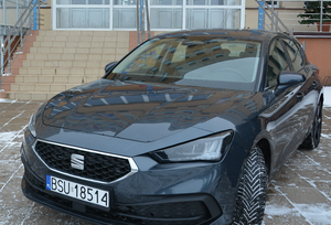 samochód nieoznakowany radiowóz