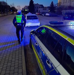Policjant radiowóz taksówka