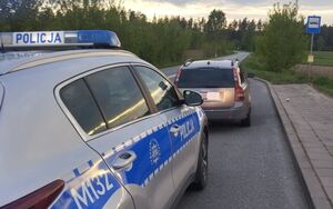 radiowóz i inny pojazd