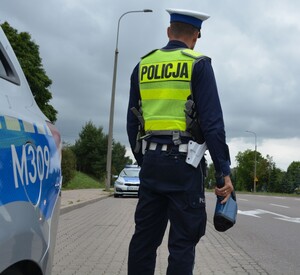 policjant z radarem