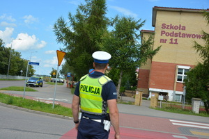 Policjant przy szkole